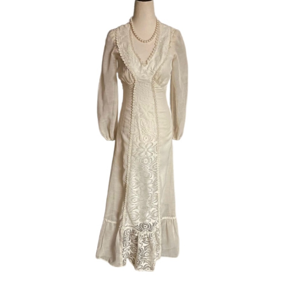 This Is Yours San Francisco ~ Size 7 ~ Vintage ~ USA ~ White/ Beige ~ Dress